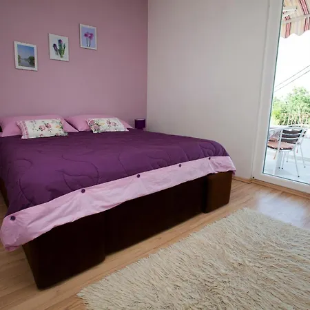 Apartment Apartments With A Parking Space Vrbnik, Krk - 5392 Vrbnik (Primorje-Gorski Kotar)