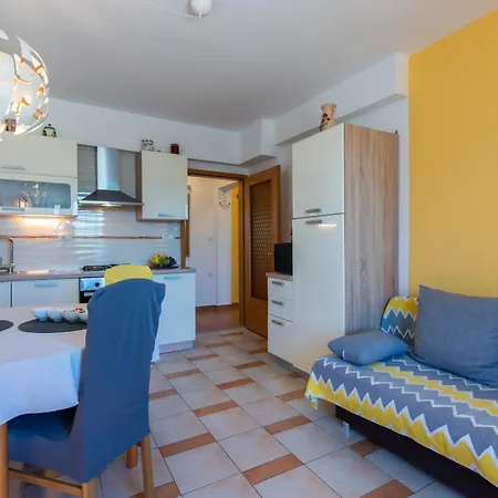 With Parking Space Vrbnik, Krk - 5392 Apartament