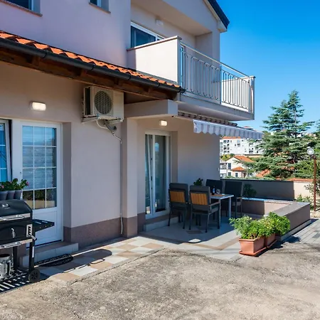 Apartament With Parking Space Vrbnik, Krk - 5392 Vrbnik (Primorje-Gorski Kotar)