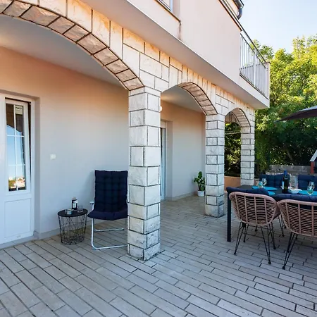 Apartament With Parking Space Vrbnik, Krk - 5392 Vrbnik (Primorje-Gorski Kotar)