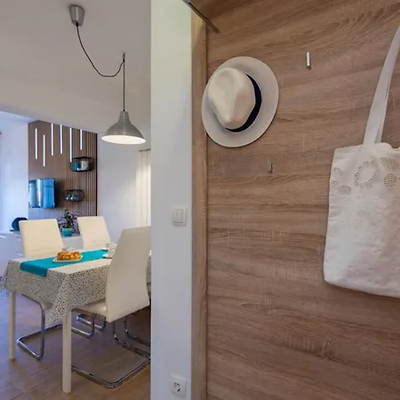 Apartament With Parking Space Vrbnik, Krk - 5392
