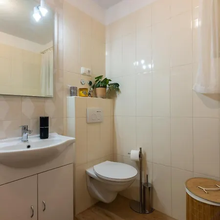 Apartmán With Parking Space Vrbnik, Krk - 5392 Vrbnik (Primorje-Gorski Kotar)
