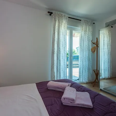 With Parking Space Vrbnik, Krk - 5392 Apartmán