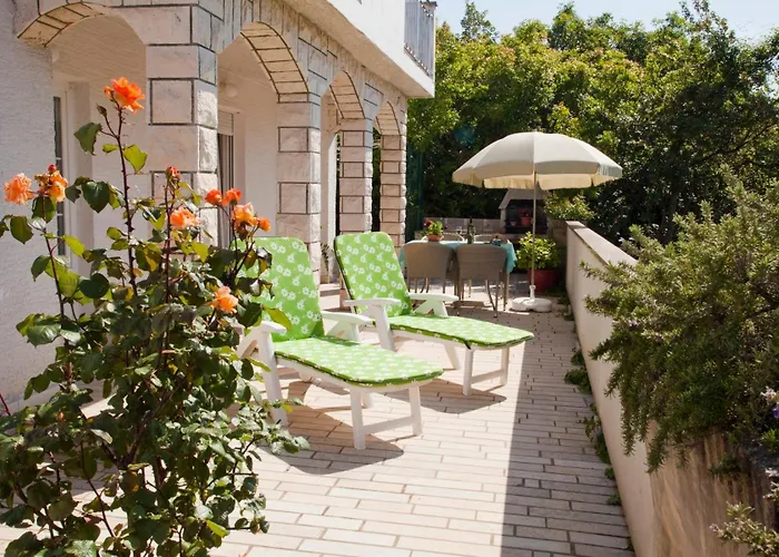 Apartman With Parking Space Vrbnik, Krk - 5392 *