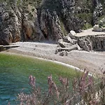 Apartments With Parking Space Vrbnik, Krk - 5392 Daire Vrbnik (Primorje-Gorski Kotar)
