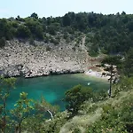 Daire Apartments With Parking Space Vrbnik, Krk - 5392 Vrbnik (Primorje-Gorski Kotar)