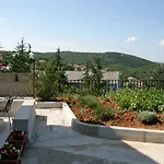 Daire Apartments With Parking Space Vrbnik, Krk - 5392 Vrbnik (Primorje-Gorski Kotar)